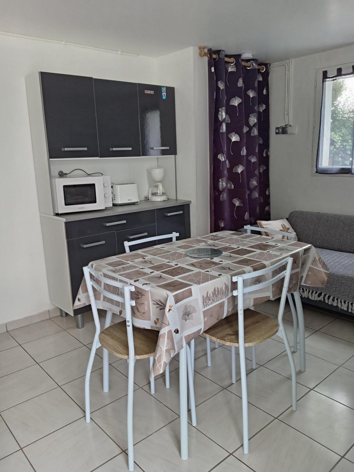 Location Saisonniere Apartment Cozes Exterior photo