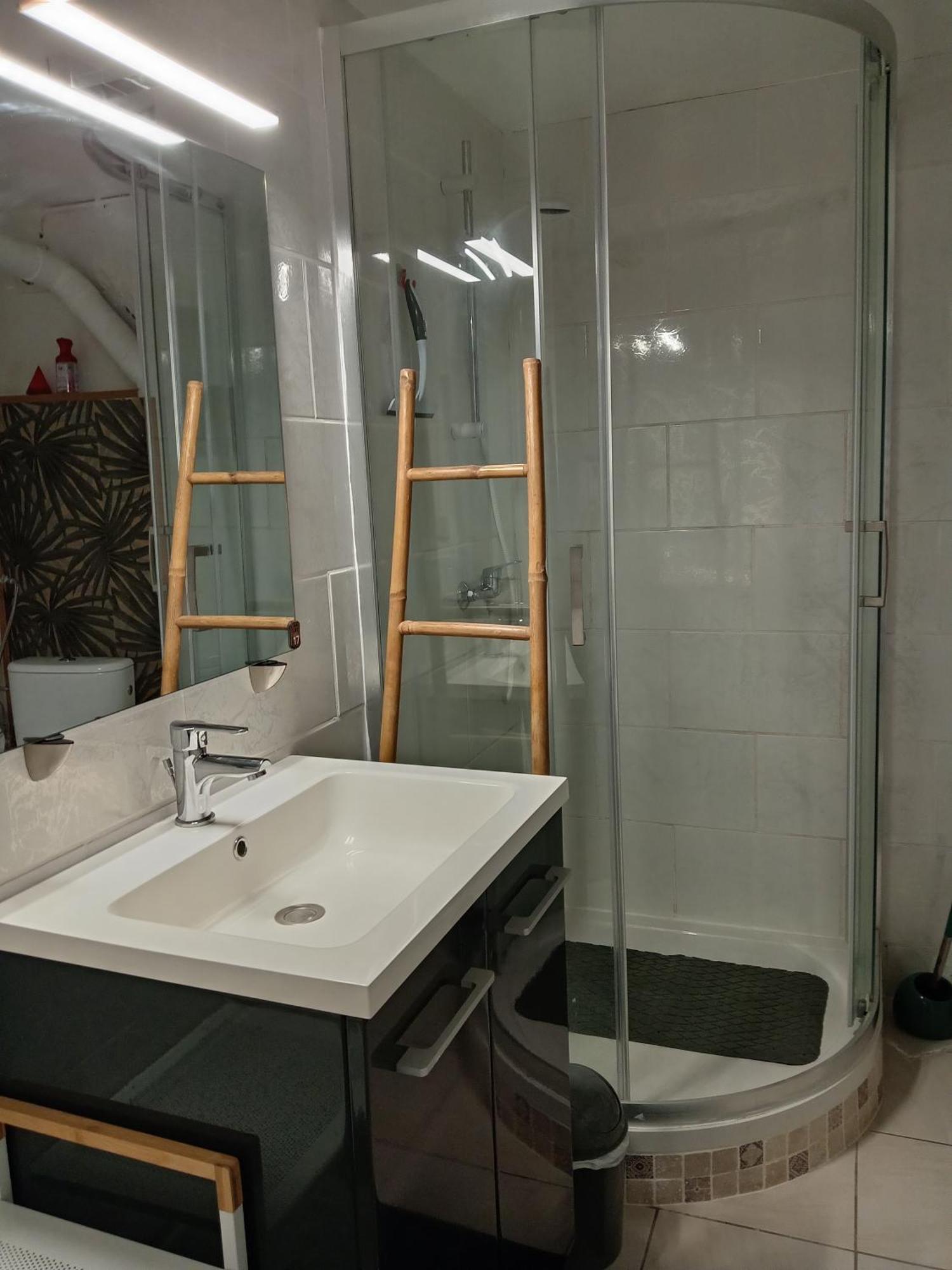 Location Saisonniere Apartment Cozes Exterior photo